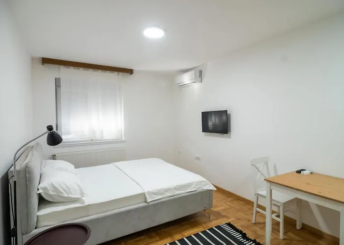 公寓 Visnja Aparmtani